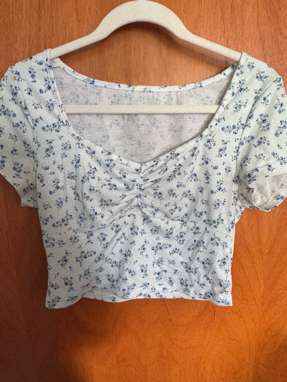 Floral Ruched Scoop Neck Crop Top - Light Blue
